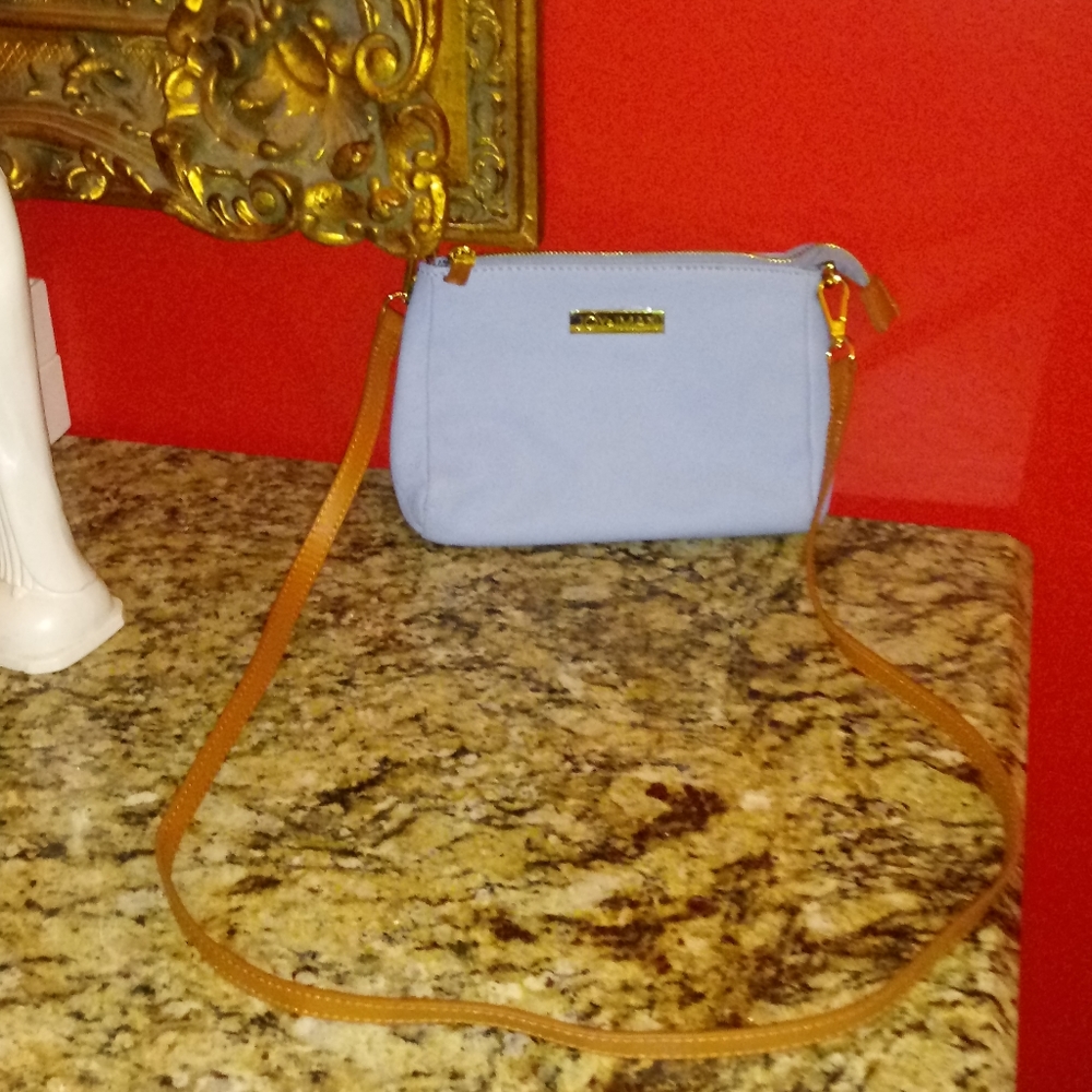 1129 Joy & Iman Leather Purse